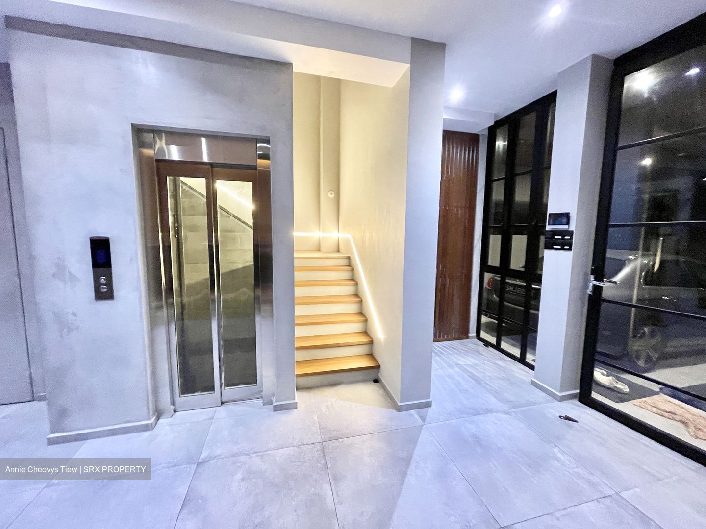 Lowland Road (D19), Terrace #447899381
